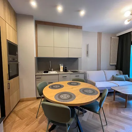 Apartment Prime Gaja - Balcony And Park View, 10 Minutes To The Beach, Free Parking Gdansk