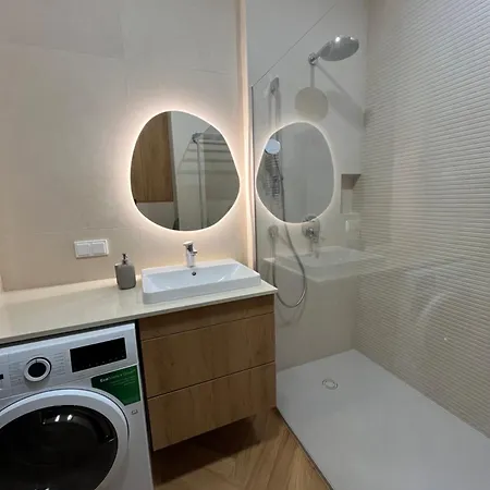 Apartment Prime Gaja - Balcony And Park View, 10 Minutes To The Beach, Free Parking