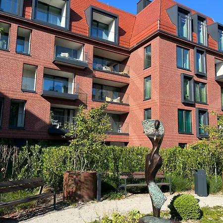 Prime Gaja - Balcony And Park View, 10 Minutes To The Beach, Free Parking Apartment